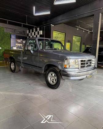 FORD F-1000 2.5 XLT 4X2 CS 8V TURBO DIESEL 2P MANUAL FORD F-1000 2.5 XLT 4X2 CS 8V TURBO DIESEL 2P MANUAL